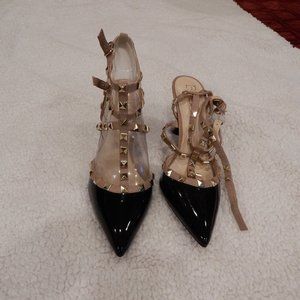 Rockstud Patent/Leather Pump